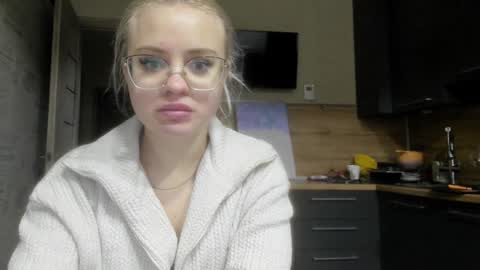 Snapshot of be_daddy chatting on 02-06-25, 03:09 Summer BABY online show from 02-06-25, 03:09