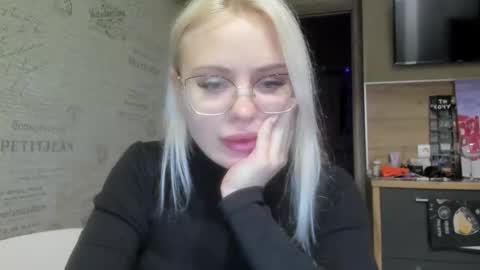 Snapshot of be_daddy chatting on 02-18-25, 12:26 Summer BABY online show from 02-18-25, 12:26