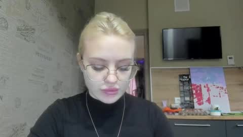 Snapshot of be_daddy chatting on 02-18-25, 05:10 Summer BABY online show from 02-18-25, 05:10
