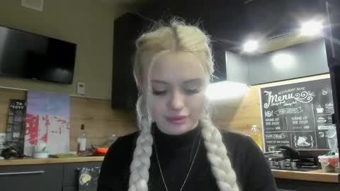 Snapshot of be_daddy chatting on 02-18-25, 08:25 Summer BABY online show from 02-18-25, 08:25