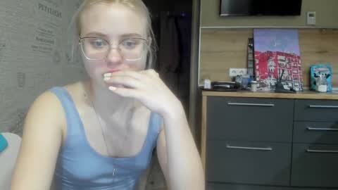 Snapshot of be_daddy chatting on 02-28-25, 06:31 Summer BABY online show from 02-28-25, 06:31