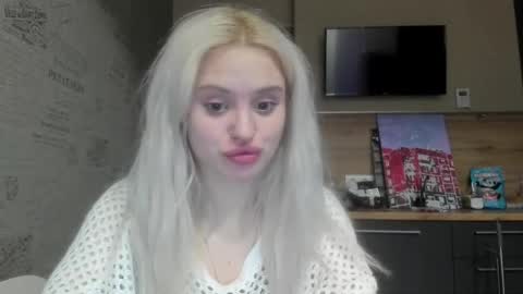 Snapshot of be_daddy chatting on 03-01-25, 03:27 Summer BABY online show from 03-01-25, 03:27