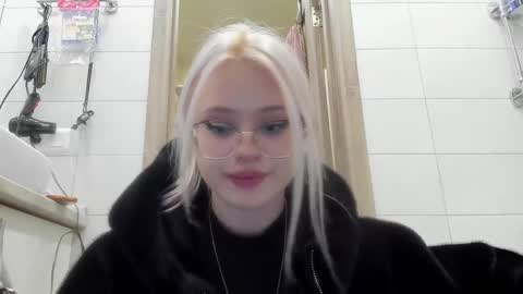 Snapshot of be_daddy chatting on 03-07-25, 12:15 Summer BABY online show from 03-07-25, 12:15