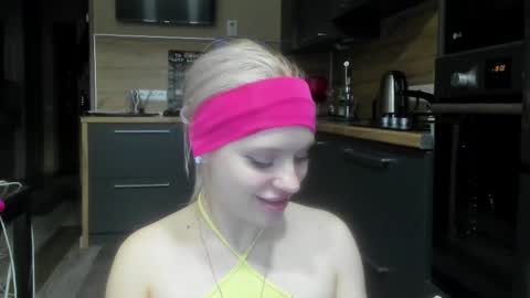 Snapshot of be_daddy chatting on 03-11-25, 07:36 Summer BABY online show from 03-11-25, 07:36