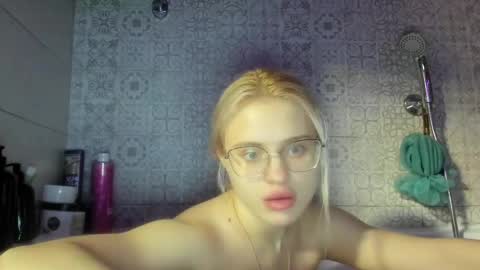 Snapshot of be_daddy chatting on 03-12-25, 08:10 Summer BABY online show from 03-12-25, 08:10