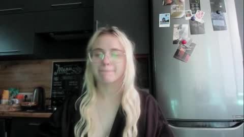 Snapshot of be_daddy chatting on 09-08-25, 03:22 Summer BABY online show from 09-08-25, 03:22