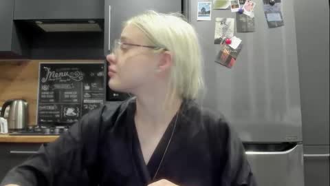 Snapshot of be_daddy chatting on 10-08-25, 02:58 Summer BABY online show from 10-08-25, 02:58