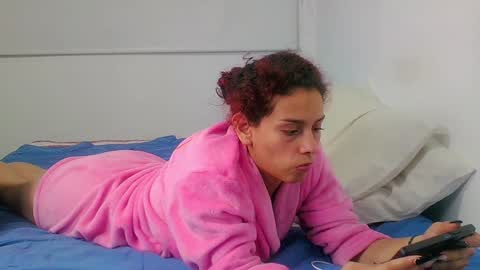 Sara  Juan online show from 12-30-24, 05:04