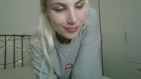 Snapshot of bea_trix77 chatting on 02-04-25, 06:49 Yours sweet Bea 3 online show from 02-04-25, 06:49