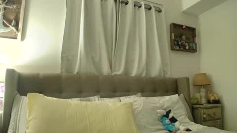 Emma online show from 12-16-25, 05:45