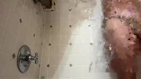 Snapshot of beachguy469 chatting on 09-10-25, 02:00 BeachGuy online show from 09-10-25, 02:00