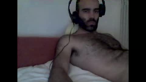 bear14250949 online show from 10-31-25, 04:41