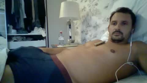 bearboudior online show from 10-23-25, 03:33