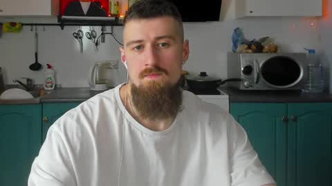 Snapshot of bearded_legend chatting on 12-08-24, 07:32 Zeus online show from 12-08-24, 07:32