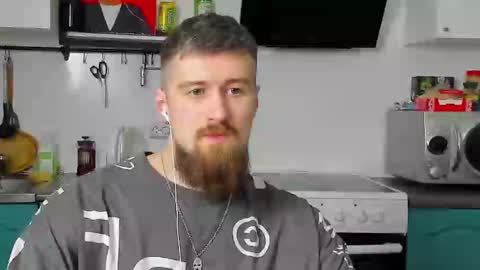 Snapshot of bearded_legend chatting on 02-22-25, 08:42 Zeus online show from 02-22-25, 08:42