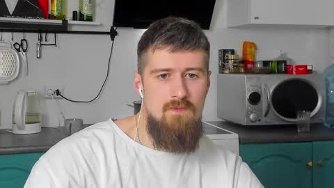 Snapshot of bearded_legend chatting on 03-01-25, 08:42 Zeus online show from 03-01-25, 08:42