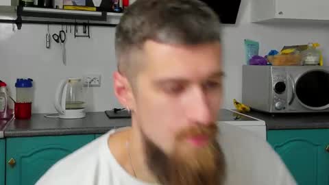 Snapshot of bearded_legend chatting on 10-19-25, 06:52 Zeus online show from 10-19-25, 06:52