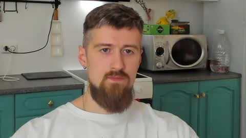 Snapshot of bearded_legend chatting on 06-25-26, 05:12 Zeus online show from 06-25-26, 05:12