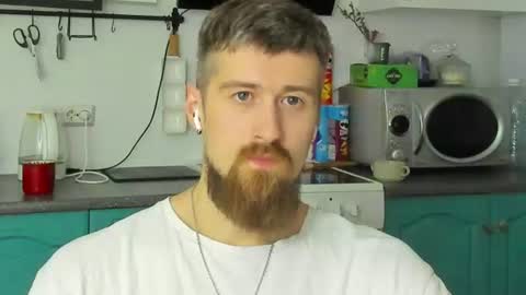 Snapshot of bearded_legend chatting on 06-29-26, 03:01 Zeus online show from 06-29-26, 03:01