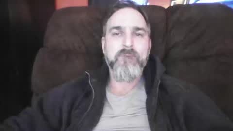 Snapshot of beardedambition chatting on 12-29-24, 03:44 beardedambition online show from 12-29-24, 03:44