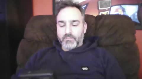 Snapshot of beardedambition chatting on 02-23-25, 12:51 beardedambition online show from 02-23-25, 12:51