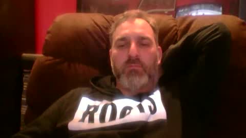 Snapshot of beardedambition chatting on 10-24-25, 01:13 beardedambition online show from 10-24-25, 01:13