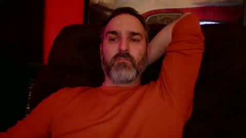 Snapshot of beardedambition chatting on 11-17-25, 10:26 beardedambition online show from 11-17-25, 10:26