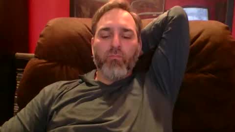 Snapshot of beardedambition chatting on 11-29-25, 02:36 beardedambition online show from 11-29-25, 02:36