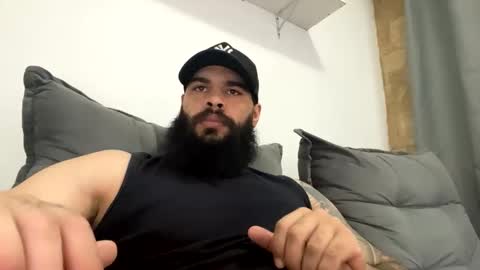 Snapshot of beardmax chatting on 01-13-26, 11:37 Min online show from 01-13-26, 11:37