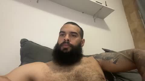 Snapshot of beardmax chatting on 01-15-26, 12:15 Min online show from 01-15-26, 12:15