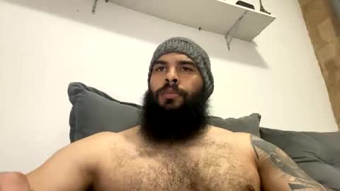 Snapshot of beardmax chatting on 02-05-26, 10:47 Min online show from 02-05-26, 10:47