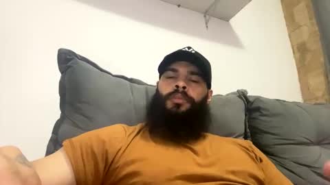 Snapshot of beardmax chatting on 02-22-26, 12:45 Min online show from 02-22-26, 12:45