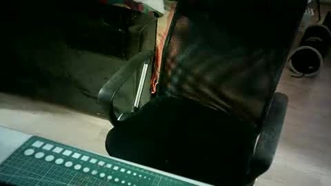 Snapshot of beartsmkr chatting on 10-08-25, 03:04 beartsmkr online show from 10-08-25, 03:04