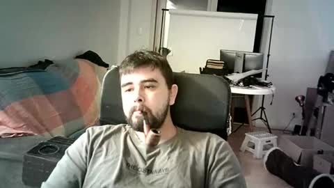 Snapshot of beartsmkr chatting on 10-09-25, 06:11 beartsmkr online show from 10-09-25, 06:11