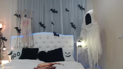 Snapshot of beataangel chatting on 10-26-25, 08:20 beataangel online show from 10-26-25, 08:20