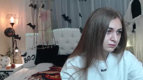 Snapshot of beataangel chatting on 11-01-25, 08:27 beataangel online show from 11-01-25, 08:27