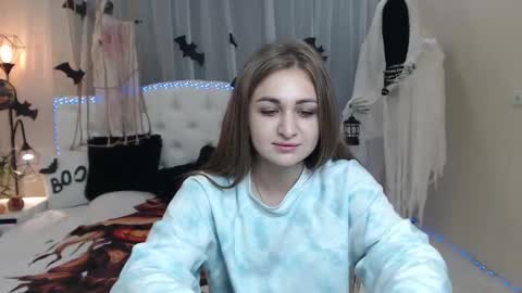 Snapshot of beataangel chatting on 11-06-25, 08:15 beataangel online show from 11-06-25, 08:15