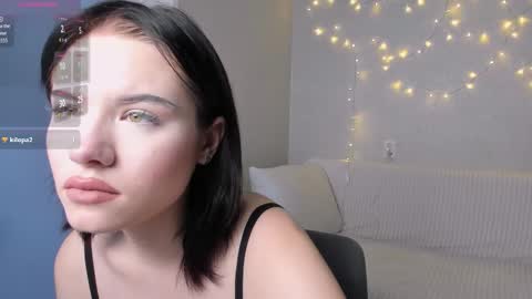 Snapshot of beatricemoonlight chatting on 12-15-25, 11:03 My name is Beatrice Like my broadcast pls 3 online show from 12-15-25, 11:03