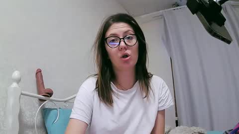 BeatriceTender online show from 12-10-24, 05:28