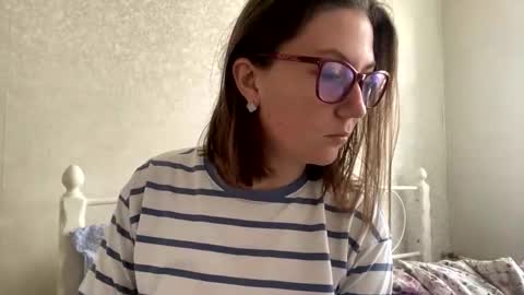 BeatriceTender online show from 10-26-25, 08:53