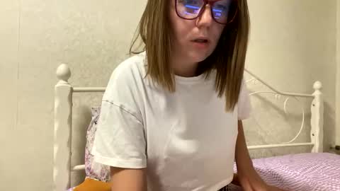 BeatriceTender online show from 11-11-25, 06:52