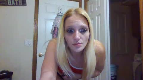 Snapshot of beautifulbaej chatting on 12-04-24, 06:55 Julie Nicole online show from 12-04-24, 06:55