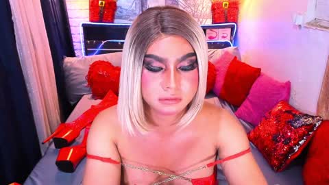 Snapshot of beautifulstrangerts chatting on 01-18-25, 01:52 Queen Alexa online show from 01-18-25, 01:52