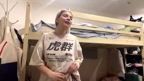 Snapshot of beautifultips chatting on 02-28-26, 05:14 Mia online show from 02-28-26, 05:14