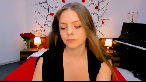 Snapshot of beautyfrominside chatting on 10-13-25, 01:11 Gloria online show from 10-13-25, 01:11