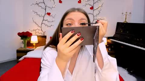 Snapshot of beautyfrominside chatting on 10-17-25, 01:14 Gloria online show from 10-17-25, 01:14
