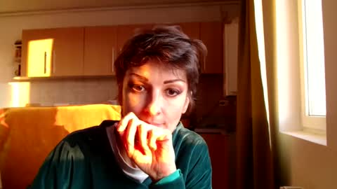Snapshot of bebacksooon chatting on 01-12-26, 02:33 Raluca online show from 01-12-26, 02:33