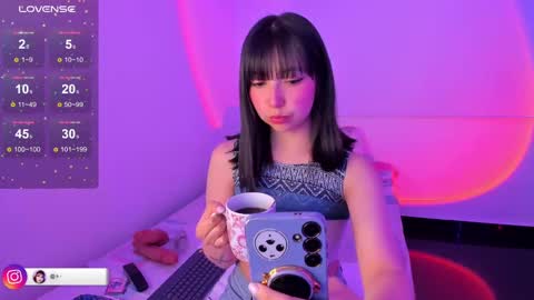 Snapshot of becca_be_ chatting on 09-18-25, 03:30 Becca is here online show from 09-18-25, 03:30