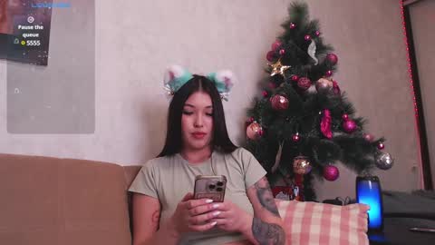 Snapshot of beccahert chatting on 01-06-25, 01:53 BeccaHert online show from 01-06-25, 01:53