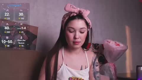 Snapshot of beccahert chatting on 02-23-25, 02:18 BeccaHert online show from 02-23-25, 02:18